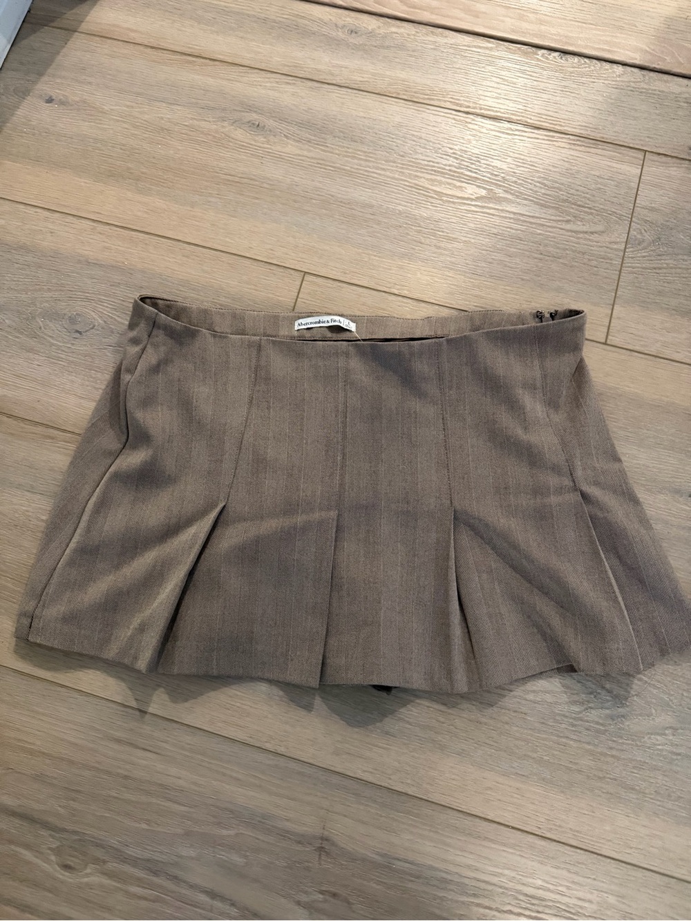 Abercrombie & Fitch Taupe Pleated Mini Skirt